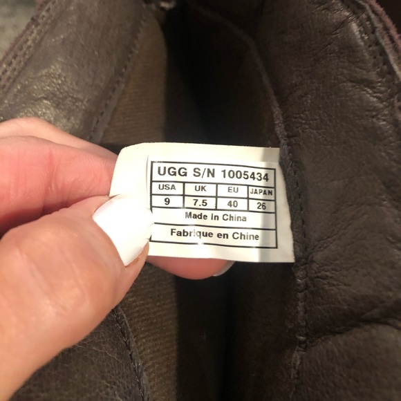 Brand New! UGG Seldon Boot Brown Back-Zip - Picture 7 of 7